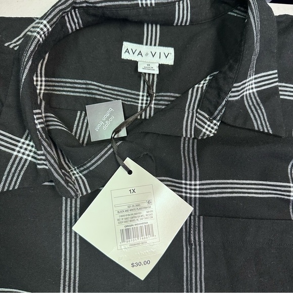 Ava & Viv Black and White Casual Button Down Shirt - Picture 5 of 6